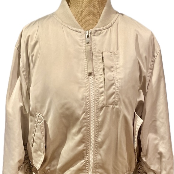 VINCE fabulous light beige bomber jacket with warm lining, size Large - Picture 2 of 16